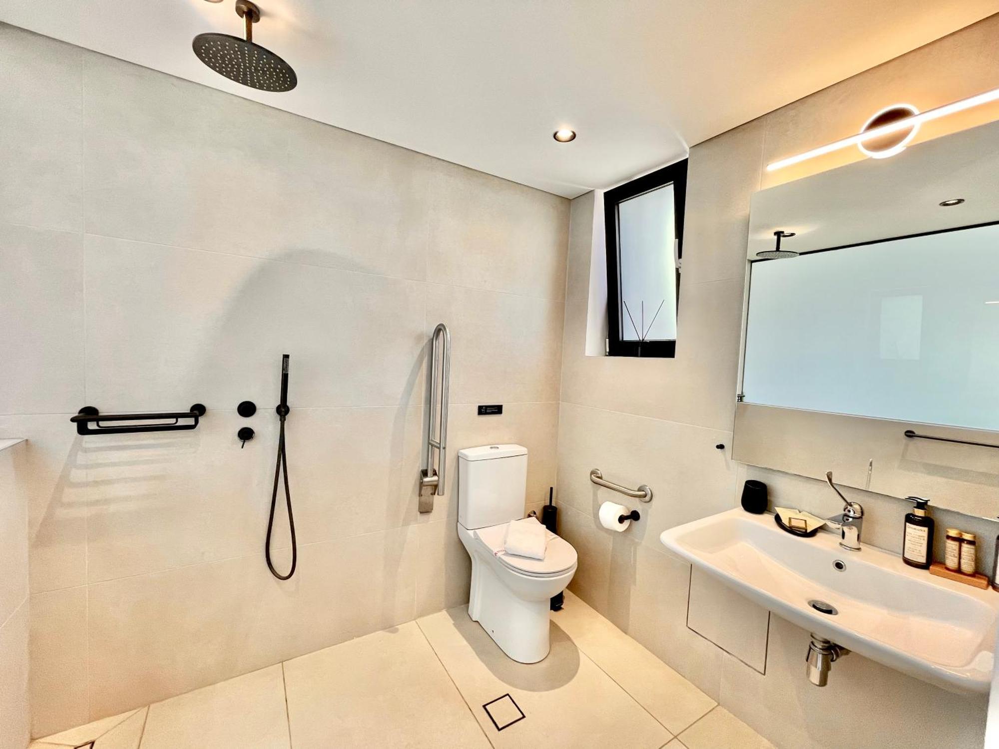 Villa Eleia Seafront &