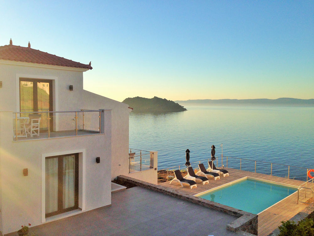 Eleia Seafront & Villa Petra (Lesbos)