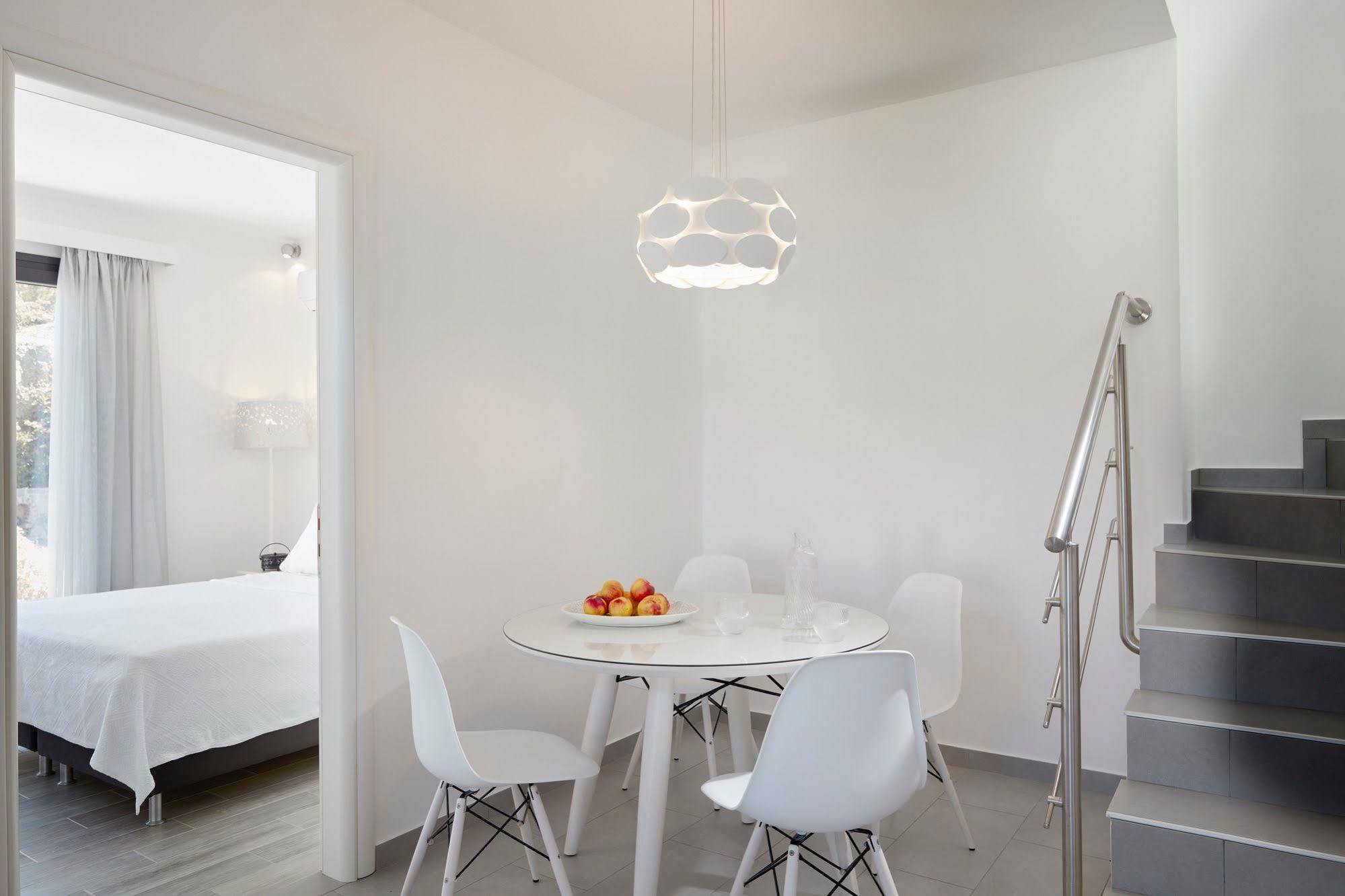 Eleia Seafront & Villa *