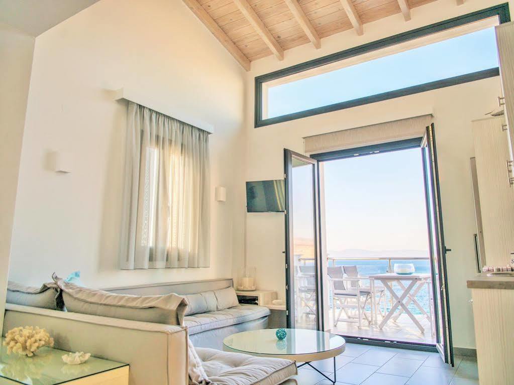 Eleia Seafront & Villa *