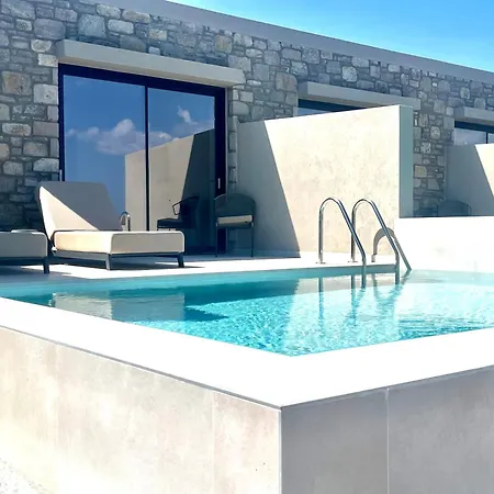 פטרה Eleia Seafront Rooms & Villas מראה חיצוני תמונה