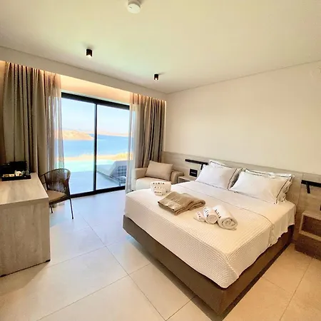 פטרה Eleia Seafront Rooms & Villas מראה חיצוני תמונה