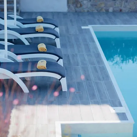 פטרה Eleia Seafront Rooms & Villas מראה חיצוני תמונה