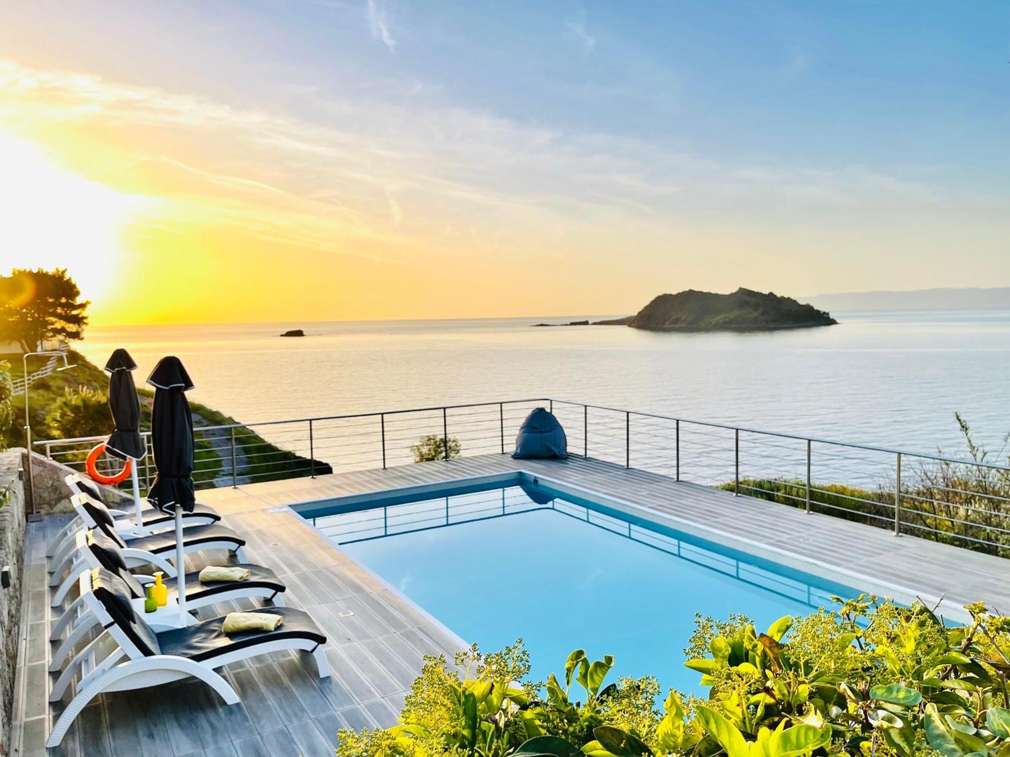 Villa Eleia Seafront & Petra (Lesbos)