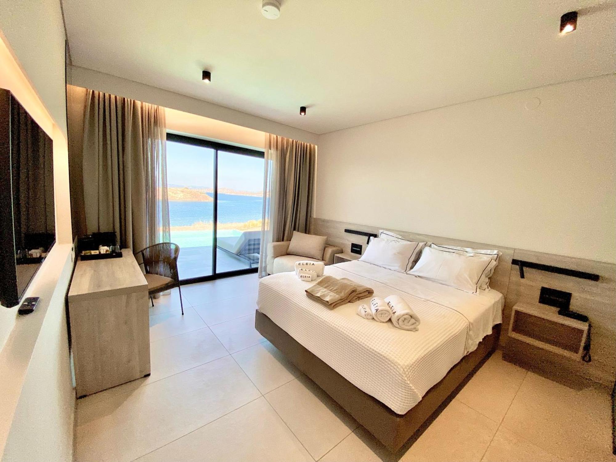 Villa Eleia Seafront & *
