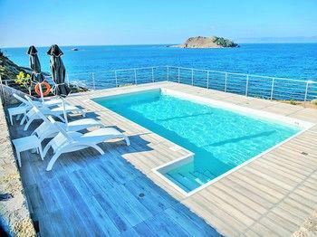 Villa Eleia Seafront & *