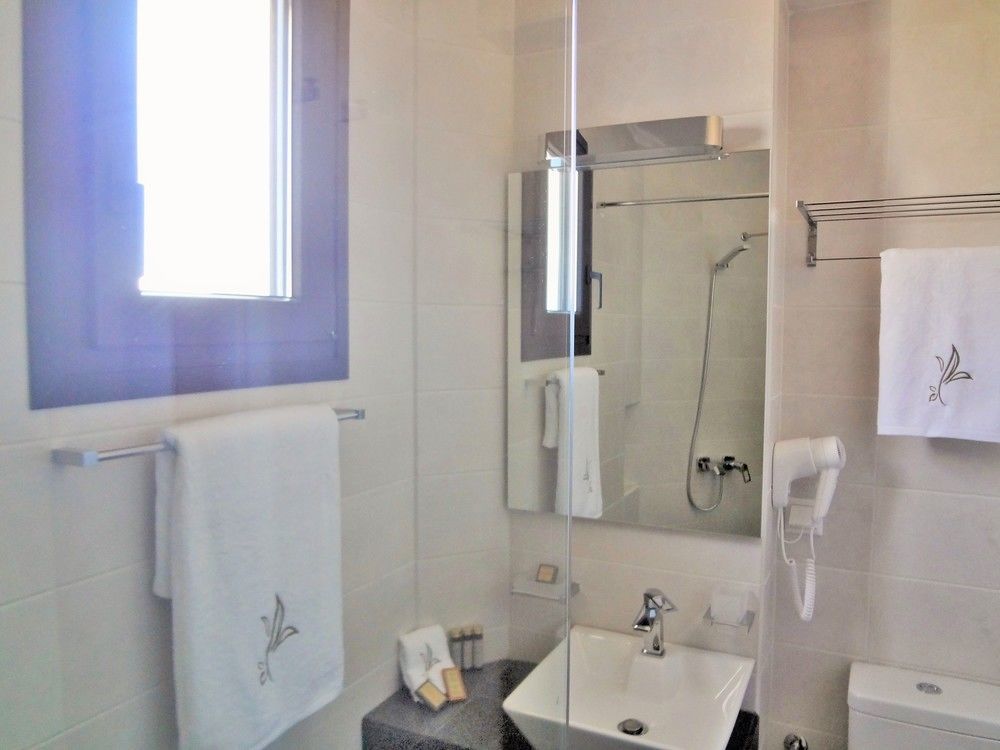 Eleia Seafront & Villa *