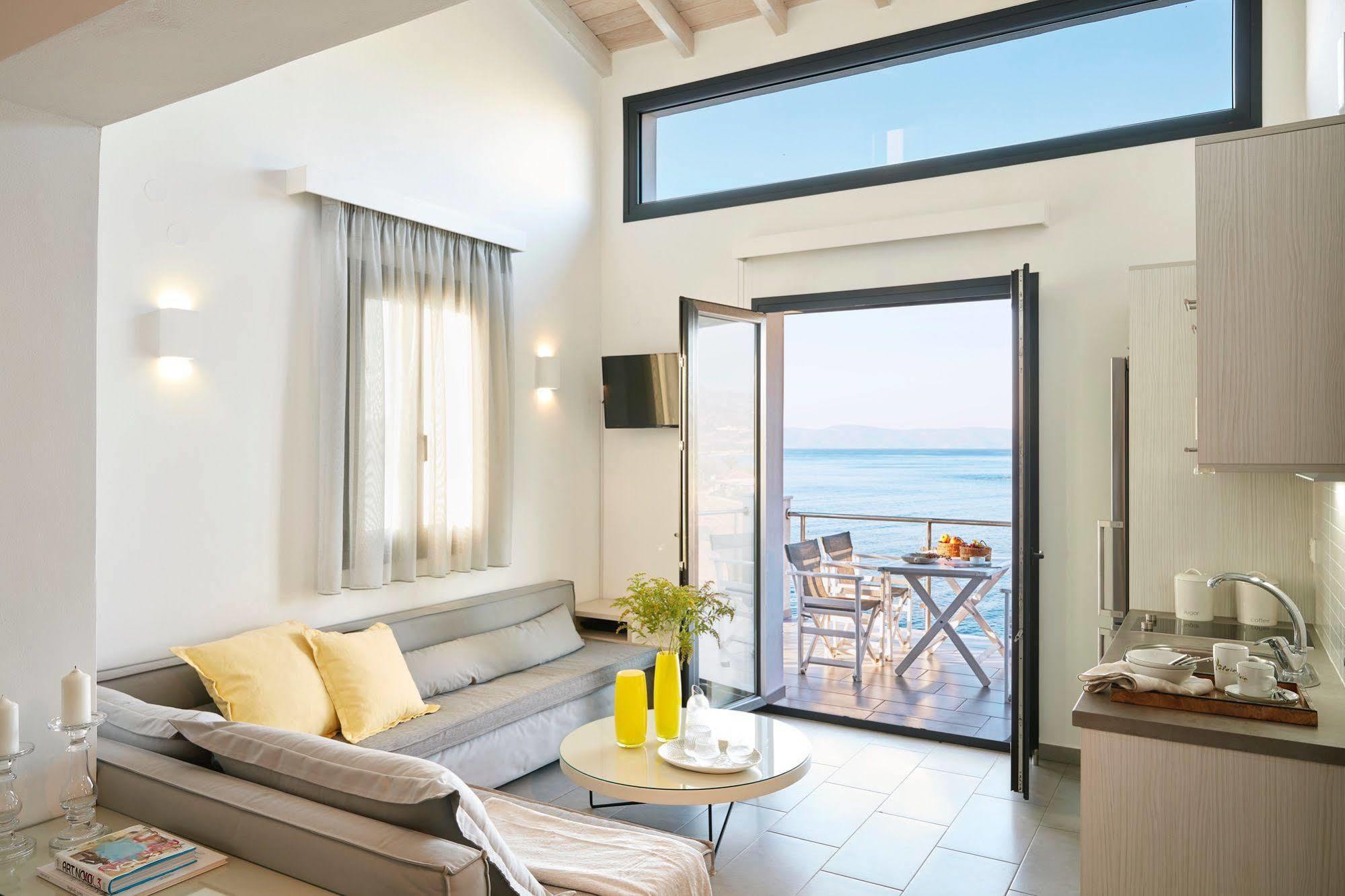 Villa Eleia Seafront & Petra (Lesbos)