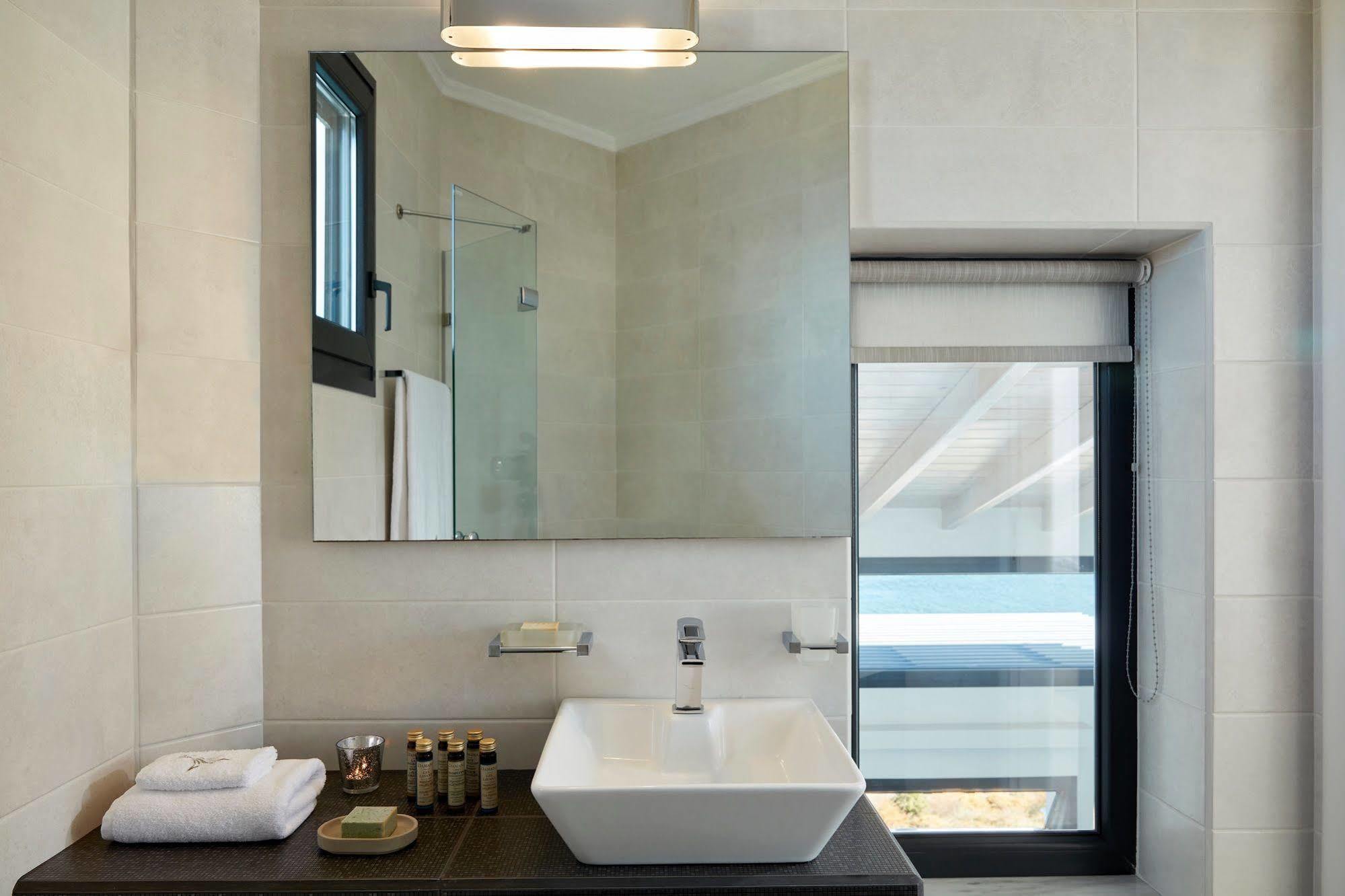Villa Eleia Seafront &