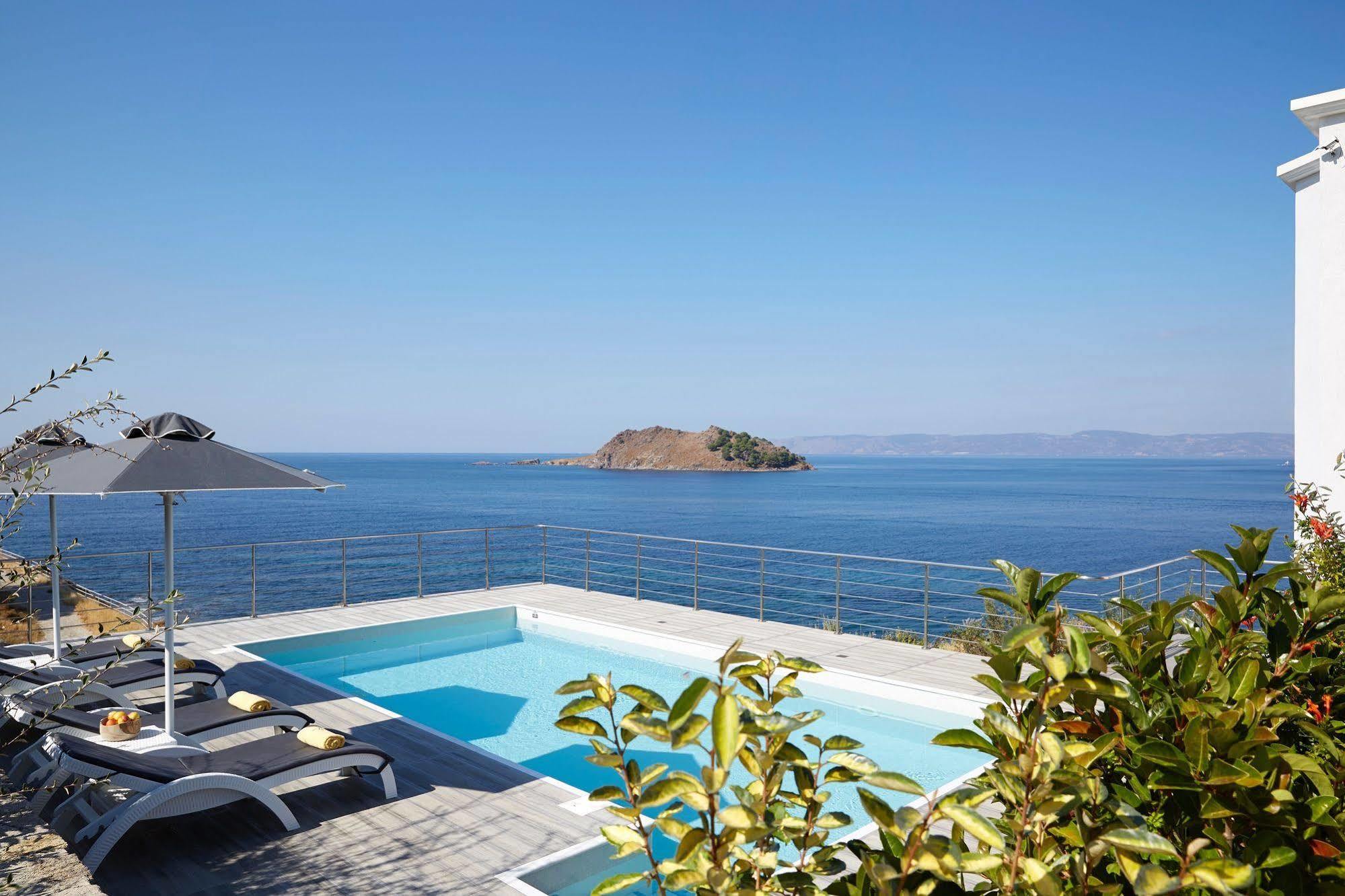 Villa Eleia Seafront & *